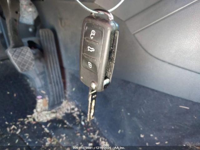 3VWB67AJ3JM205931 Volkswagen Jetta 1.4t Se/1.4t Wolfsburg Edition