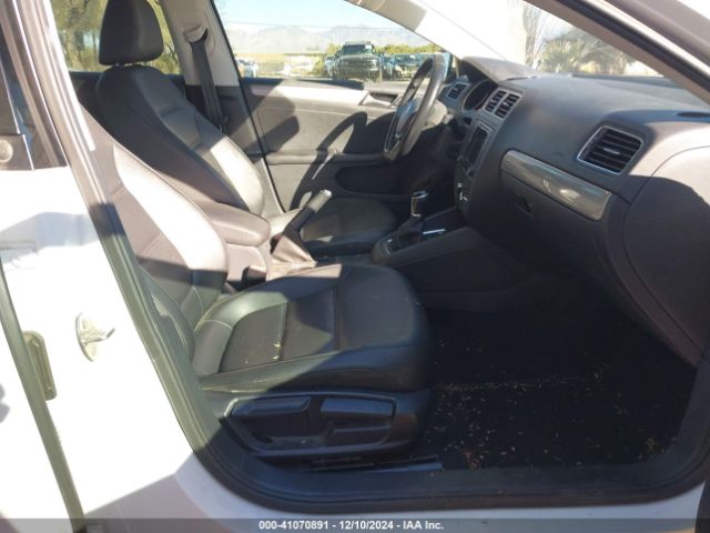 3VWB67AJ3JM205931 Volkswagen Jetta 1.4t Se/1.4t Wolfsburg Edition