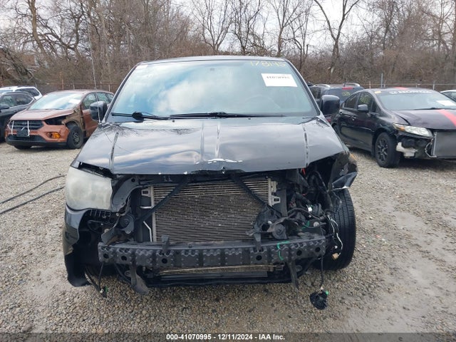 2C4RC1HGXER178145 Chrysler Town & Country S