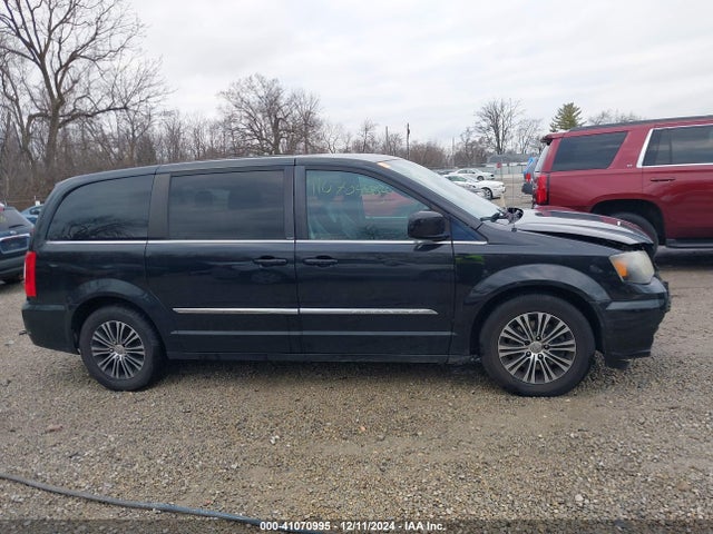 2C4RC1HGXER178145 Chrysler Town & Country S