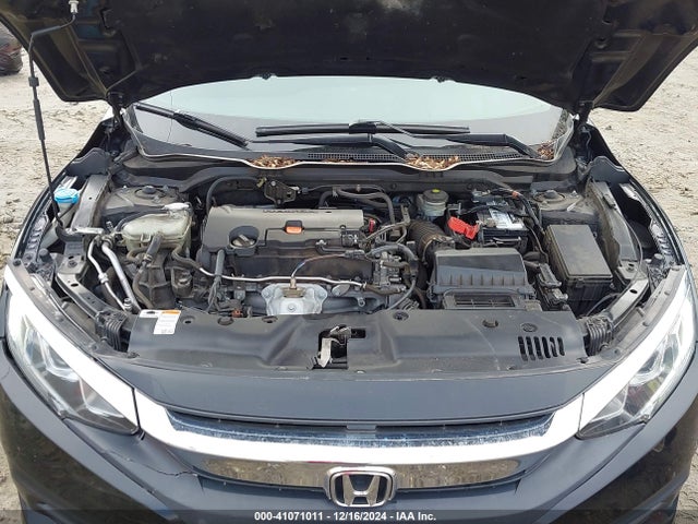Honda Civic Lx 2018 2HGFC2F57JH575520 Image 10