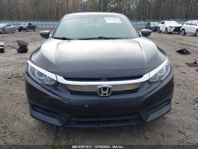 Honda Civic Lx 2018 2HGFC2F57JH575520 Image 13