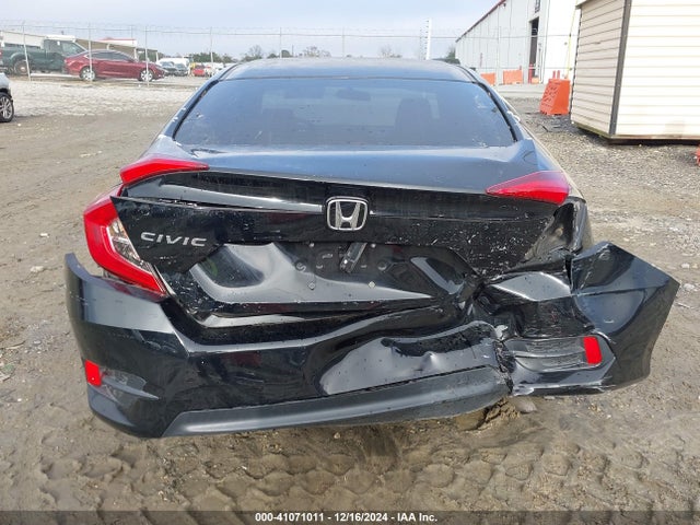 Honda Civic Lx 2018 2HGFC2F57JH575520 Image 17