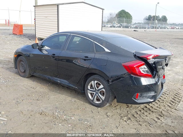Honda Civic Lx 2018 2HGFC2F57JH575520 Image 3