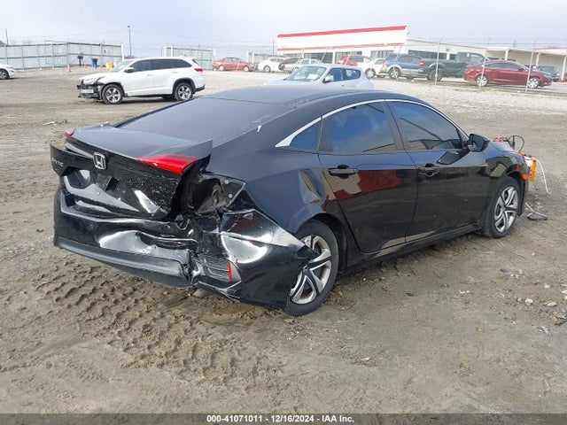 Honda Civic Lx 2018 2HGFC2F57JH575520 Image 4