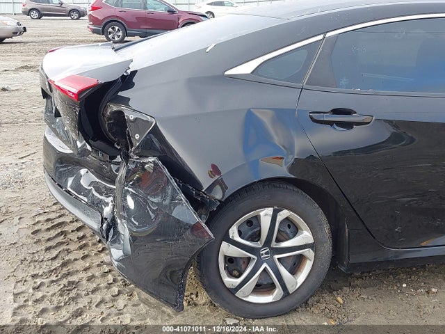 Honda Civic Lx 2018 2HGFC2F57JH575520 Image 6