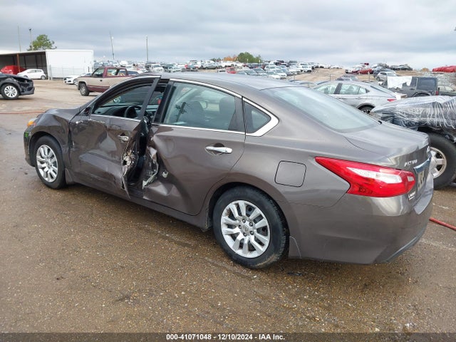 41071048 :رقم المزاد ، 1N4AL3AP5HN312893 vin ، 2017 Nissan Altima 2.5 S مزاد بيع