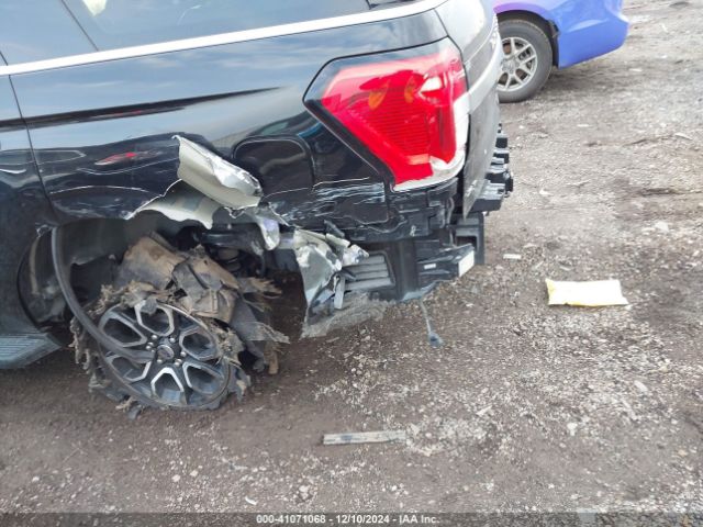 1FMJU1J87REA42227 Ford Expedition Xlt