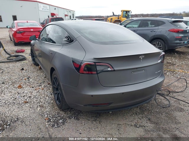 2018 TESLA MODEL 3 5YJ3E1EBXJF067979 Photo 2