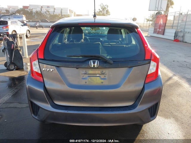 Honda FIT LX 2015 3HGGK5H50FM714773 Image 15