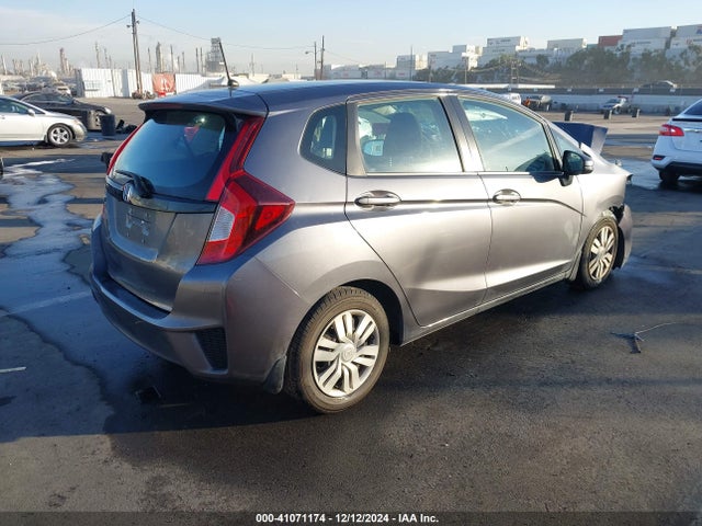 Honda FIT LX 2015 3HGGK5H50FM714773 Image 4