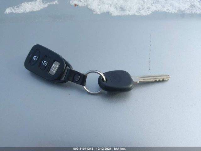 5NPD84LF1KH427937 Hyundai ELANTRA SEL