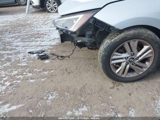 5NPD84LF1KH427937 Hyundai ELANTRA SEL