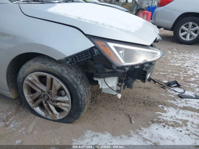 5NPD84LF1KH427937 Hyundai ELANTRA SEL