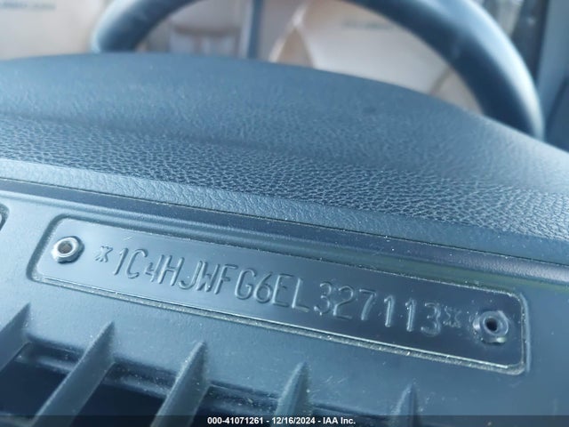 1C4HJWFG6EL327113 Jeep Wrangler Unlimited Rubicon