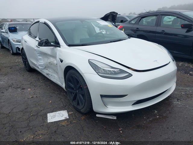 2022 TESLA MODEL 3 5YJ3E1EB4NF241647 Photo 0