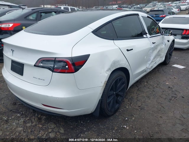 2022 TESLA MODEL 3 5YJ3E1EB4NF241647 Photo 3