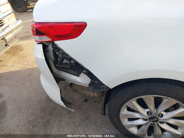 KIA Optima Lx 2017 5XXGT4L39HG134048 Image 18