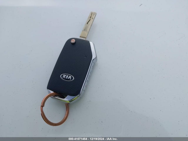 KIA SOUL LX 2020 KNDJ23AUXL7029759 Image 11