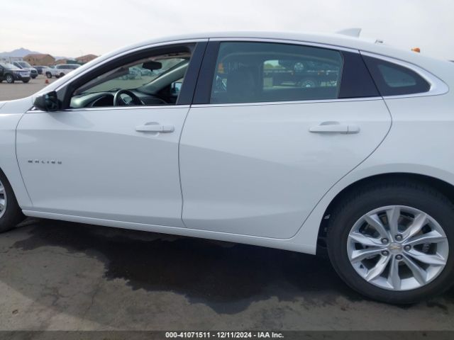 1G1ZD5ST2NF116832 Chevrolet Malibu Fwd Lt