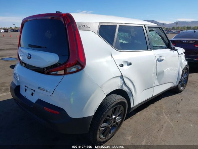 KNDJ33AU5M7144624 KIA SOUL EX