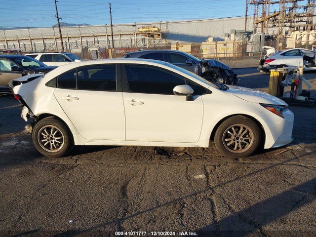 Toyota Corolla Hybrid Le 2022 JTDEAMDE7N3002186 Image 14