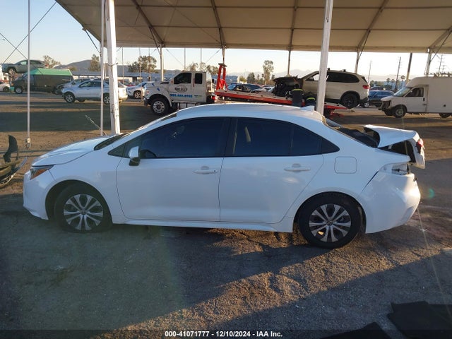 Toyota Corolla Hybrid Le 2022 JTDEAMDE7N3002186 Image 15