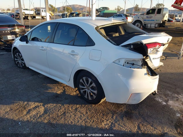 Toyota Corolla Hybrid Le 2022 JTDEAMDE7N3002186 Image 3
