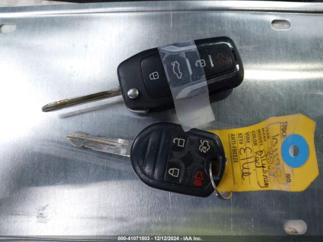 1ZVBP8EMXE5304703 Ford Mustang V6 Premium