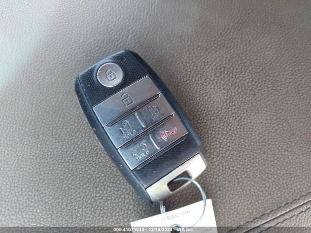 KNDMB5C19L6577186 KIA SEDONA EX