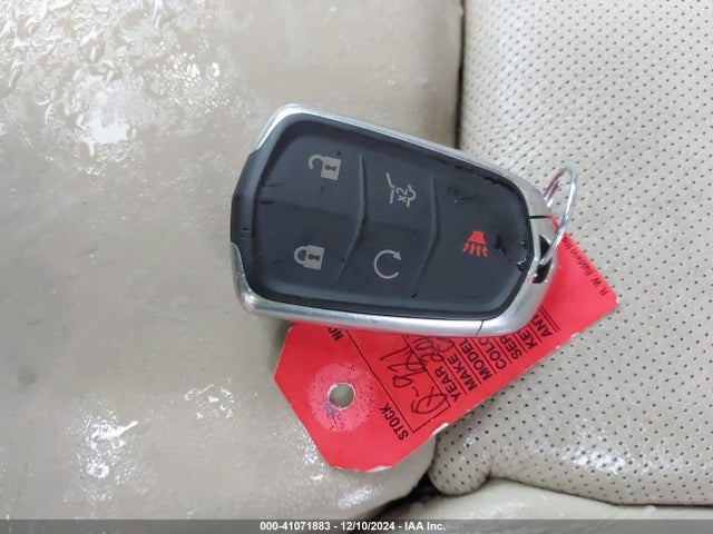 2017 CADILLAC XT5 1GYKNCRS8HZ177736 Photo 10