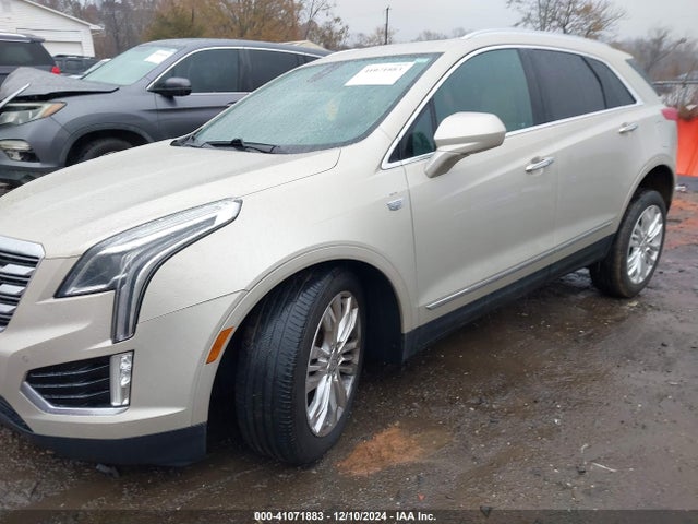2017 CADILLAC XT5 1GYKNCRS8HZ177736 Photo 1
