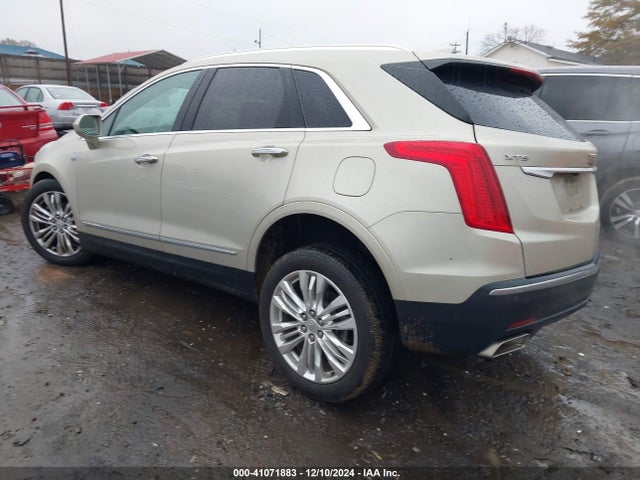 2017 CADILLAC XT5 1GYKNCRS8HZ177736 Photo 2