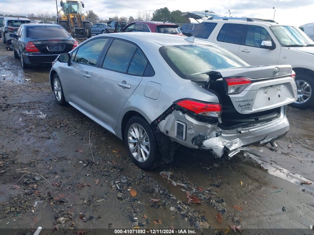 Toyota COROLLA LE 2022 JTDVPMAE7N3003017 Image 3