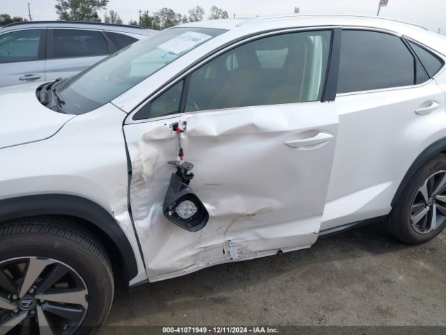 JTJYARBZ4K2128195 Lexus NX 300