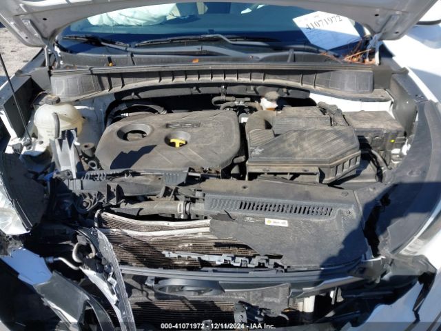 KM8J33A40HU402826 Hyundai TUCSON SE