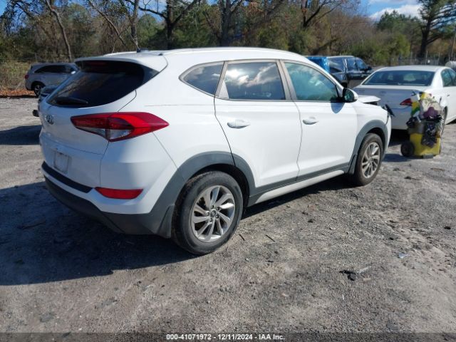 KM8J33A40HU402826 Hyundai TUCSON SE