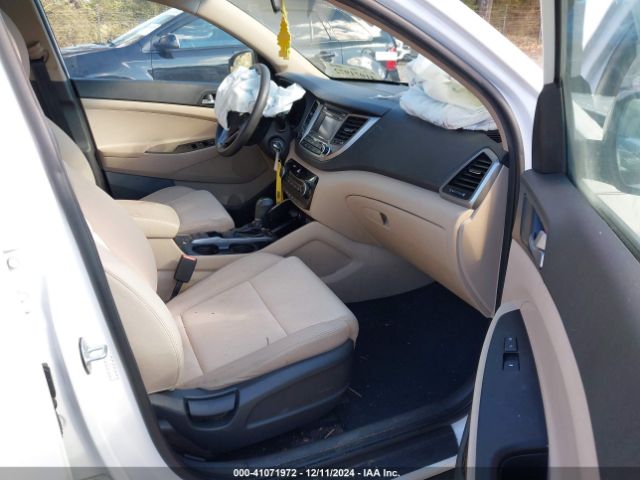 KM8J33A40HU402826 Hyundai TUCSON SE
