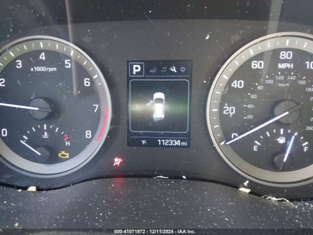 KM8J33A40HU402826 Hyundai TUCSON SE