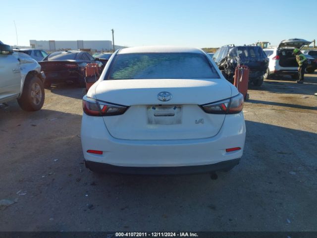 3MYDLBYV7JY311423 Toyota YARIS IA