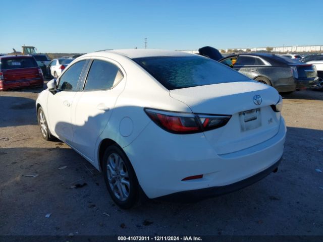 3MYDLBYV7JY311423 Toyota YARIS IA
