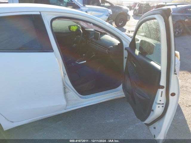 3MYDLBYV7JY311423 Toyota YARIS IA
