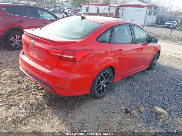 Ford FOCUS SE 2015 1FADP3F20FL361054 Image 4