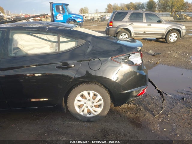 Hyundai ELANTRA SE 2019 5NPD74LF2KH497207 Image 15