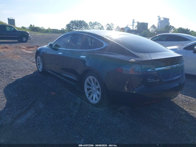 2017 TESLA MODEL S 5YJSA1E17HF201260 Photo 2