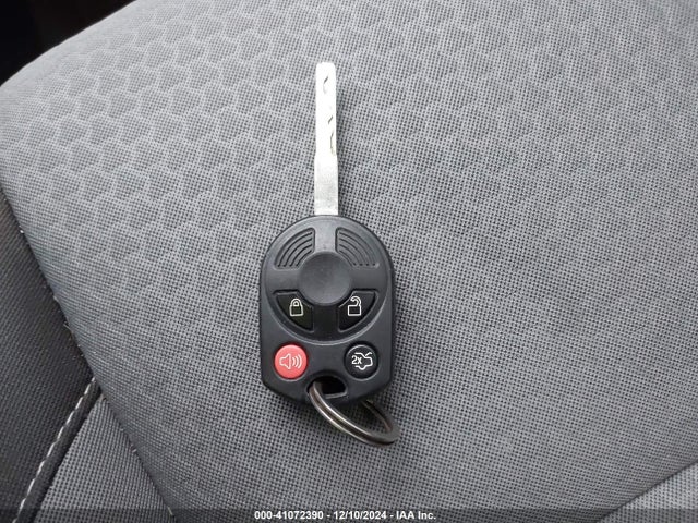 Ford ESCAPE SE 2017 1FMCU0GDXHUA12425 Image 11