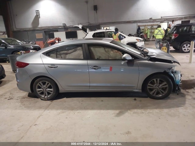 Hyundai Elantra Value Edition 2017 5NPD84LF6HH164420 Image 13