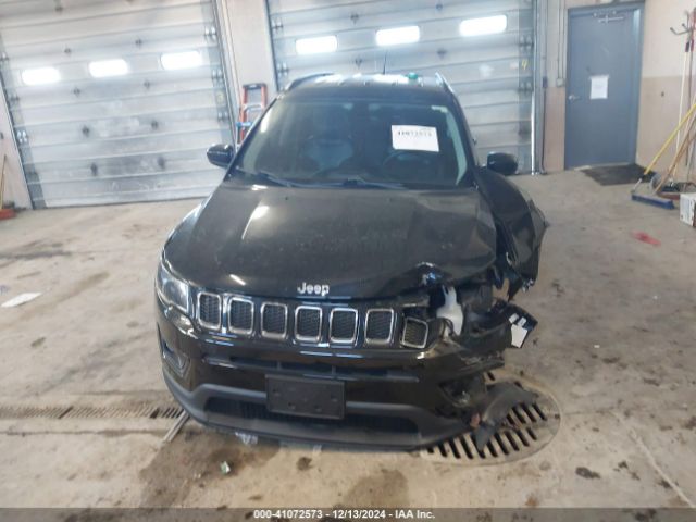 3C4NJDBB1JT185186 Jeep Compass Latitude 4x4
