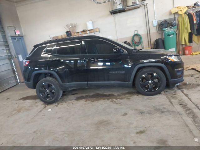 3C4NJDBB1JT185186 Jeep Compass Latitude 4x4