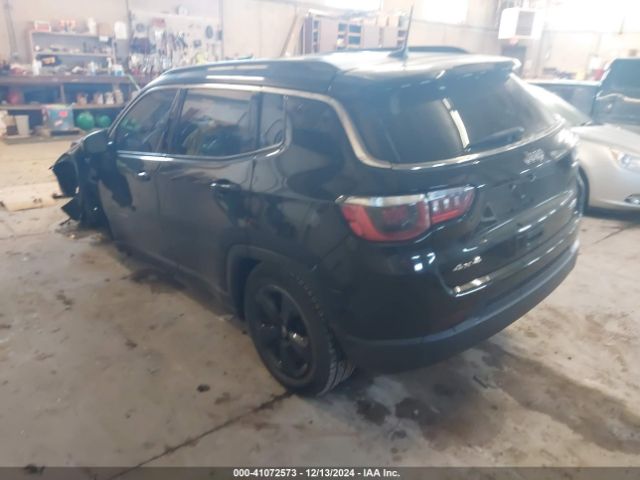 3C4NJDBB1JT185186 Jeep Compass Latitude 4x4
